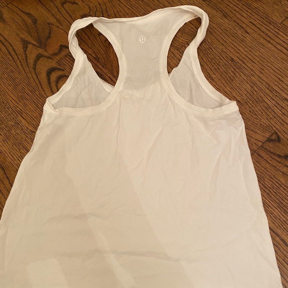 white lululemon tank top